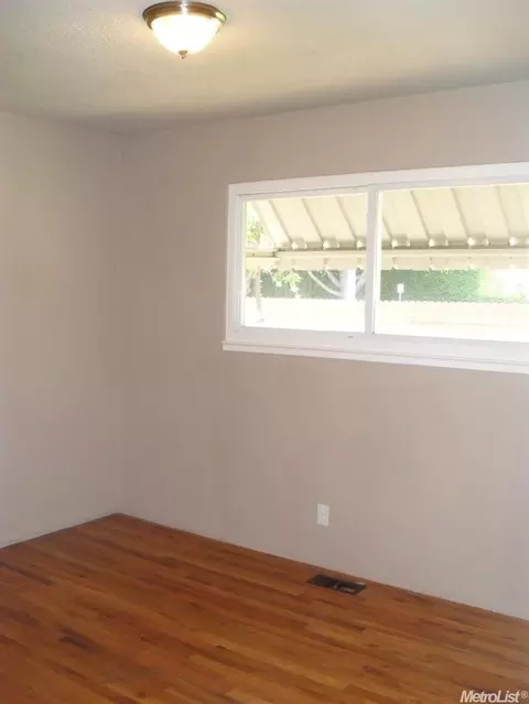 1275 S Sunset Dr, Lodi, CA 95240 photo 8