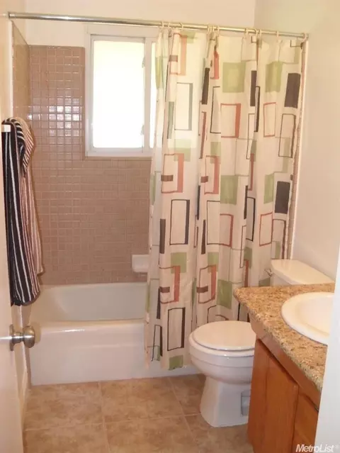 1275 S Sunset Dr, Lodi, CA 95240 photo 11