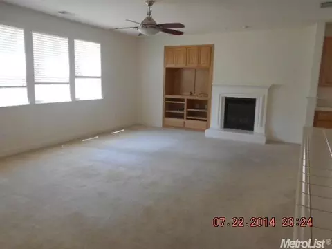 1075 Limestone Dr, Folsom, CA 95630 photo 4