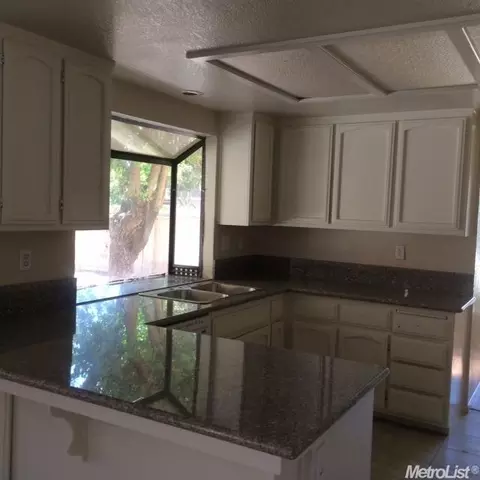 916 Vindel Ln, Modesto, CA 95350 photo 8