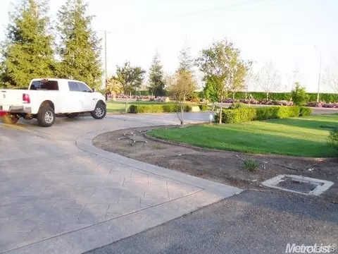 2424 Yosemite, Merced, CA 95340 photo 3