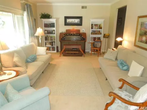 3105 Williamsburg Way, Modesto, CA 95355 photo 6