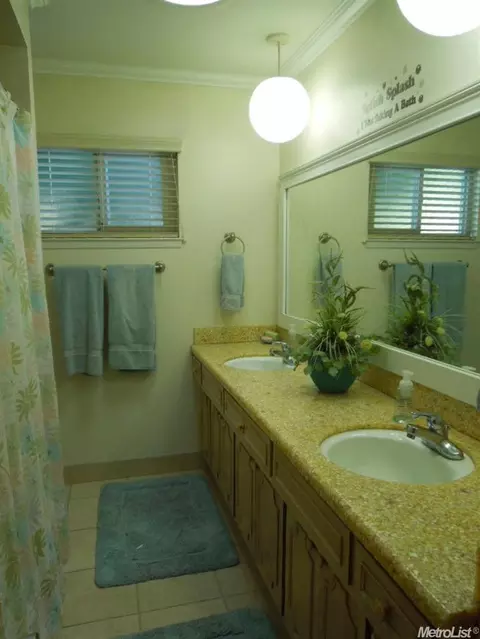 3105 Williamsburg Way, Modesto, CA 95355 photo 15