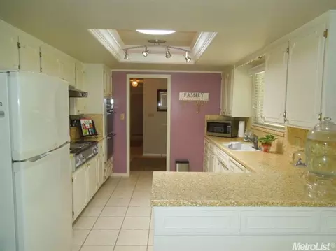 3105 Williamsburg Way, Modesto, CA 95355 photo 9