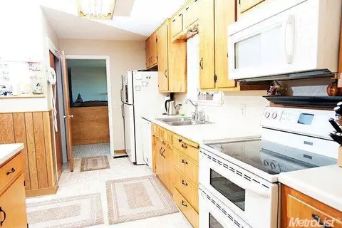18686 E Clausen Rd, Turlock, CA 95380 photo 5