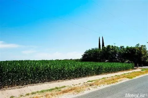 18686 E Clausen Rd, Turlock, CA 95380 photo 11