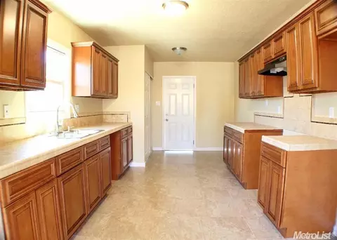 1620 Waverly Dr, Modesto, CA 95358 photo 5