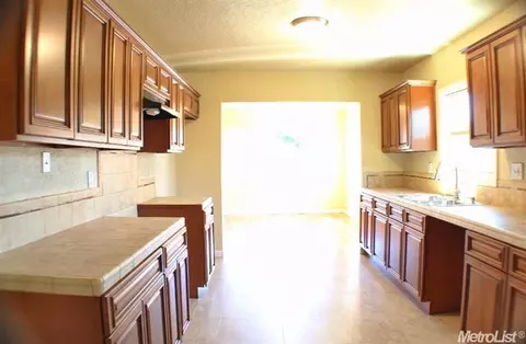 1620 Waverly Dr, Modesto, CA 95358 photo 7