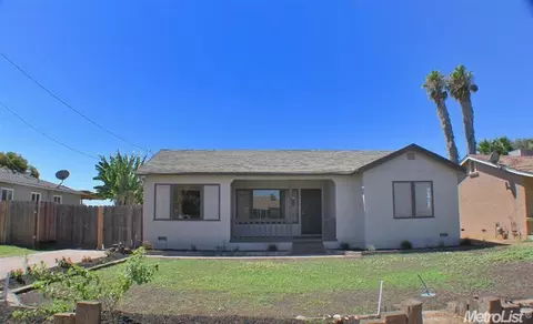 1620 Waverly Dr, Modesto, CA 95358 photo 2