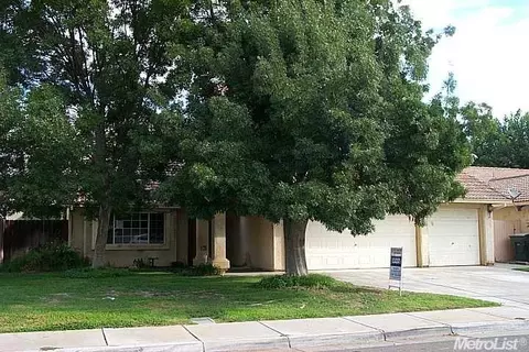 1527 Lucerne Ave, Gustine, CA 95322 photo 1