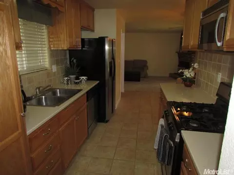 2501 Stone Crop Ln, Modesto, CA 95355 photo 9