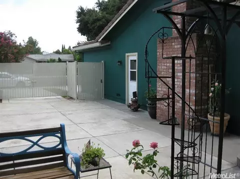 211 Vineyard Dr, Lodi, CA 95240 photo 5