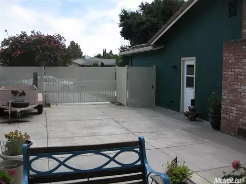 211 Vineyard Dr, Lodi, CA 95240 photo 4