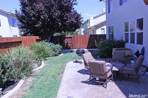 1357 Thoroughbred St, Patterson, CA 95363 photo 3