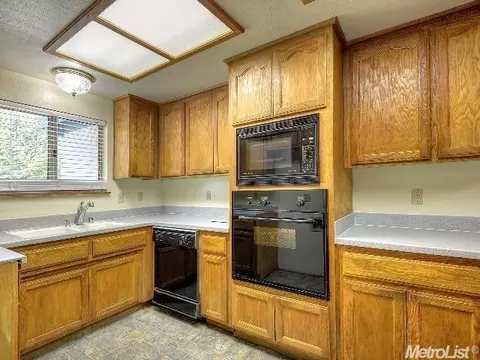 4904 Boyd Dr, Carmichael, CA 95608 photo 6