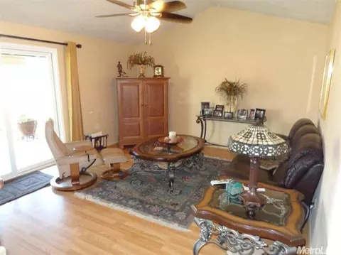 1728 Ron Ct, Ceres, CA 95307 photo 4