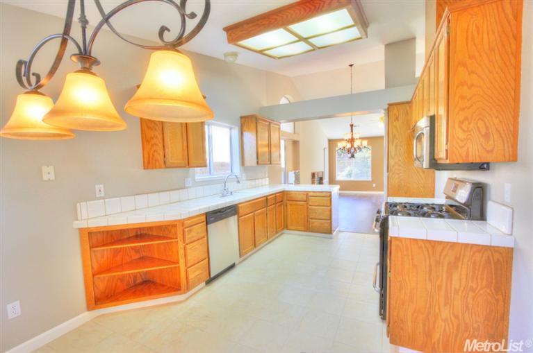 14430 Pine Valley Dr, Lathrop, CA 95330 photo 3