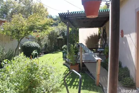 718 W Pine St, Lodi, CA 95240 photo 6