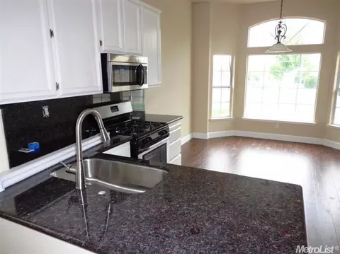 3244 Pepperridge Dr, Antelope, CA 95843 photo 2