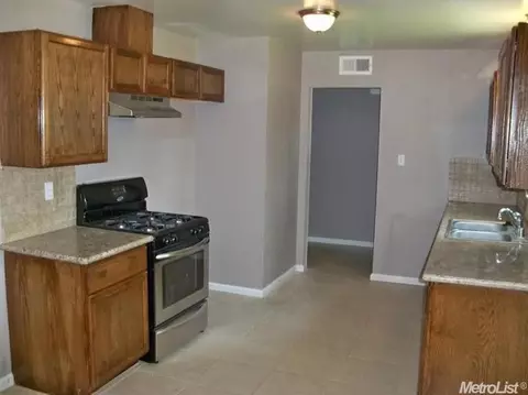 2243 Nystrom Ave, Modesto, CA 95355 photo 5
