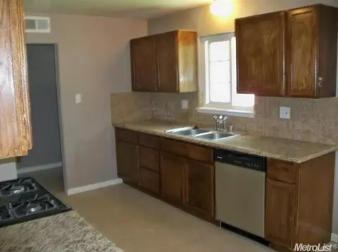 2243 Nystrom Ave, Modesto, CA 95355 photo 3