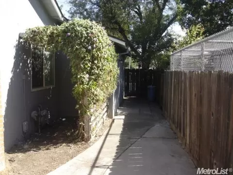 217 Dove Ct, Modesto, CA 95350 photo 9