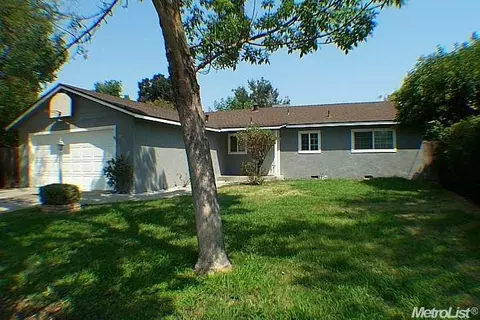 217 Dove Ct, Modesto, CA 95350 photo 1