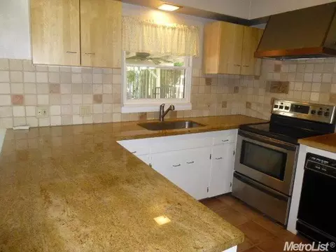 924 Ramona Ave, Modesto, CA 95350 photo 6