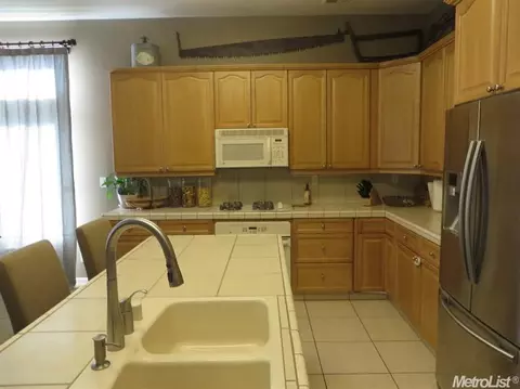 2052 Bishop Way, Lodi, CA 95242 photo 4
