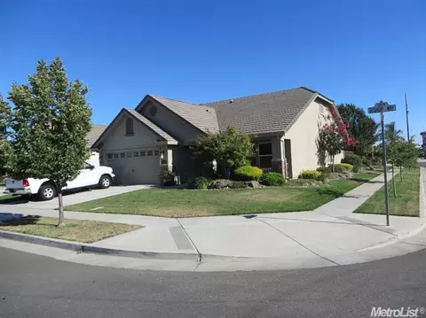 2052 Bishop Way, Lodi, CA 95242 photo 2