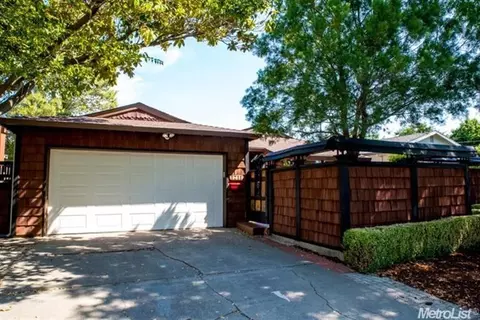 1211 Spruce Ln, Davis, CA 95616 photo 3