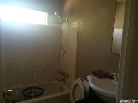 233 Kavanagh Ave, Modesto, CA 95350 photo 5