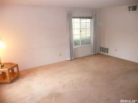 4008 Oak Villa Cir, Carmichael, CA 95608 photo 9