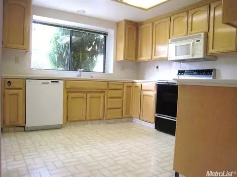 2436 Mountain Ridge Dr, Modesto, CA 95351 photo 6