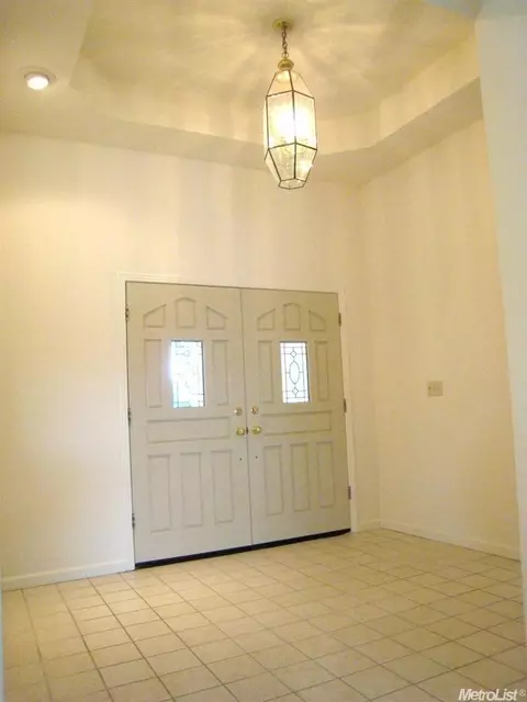 2436 Mountain Ridge Dr, Modesto, CA 95351 photo 3