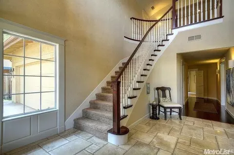 352 Sandpiper Dr, Davis, CA 95616 photo 2