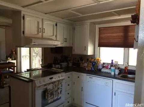 242 Oregon St, Ripon, CA 95366 photo 2