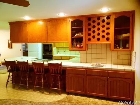 635 Meredith Ave, Gustine, CA 95322 photo 9