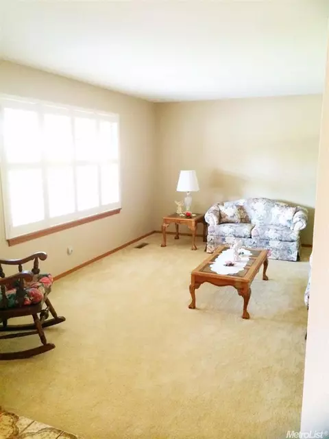 635 Meredith Ave, Gustine, CA 95322 photo 4