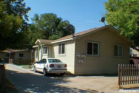 117 Spruce St, Modesto, CA 95351 photo 1