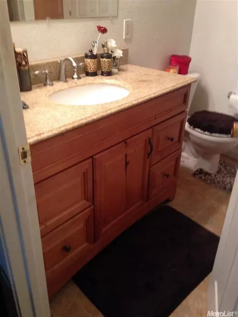 117 Spruce St, Modesto, CA 95351 photo 4
