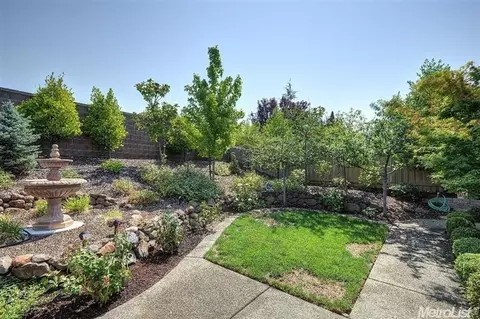 2958 Coopers Hawk Loop, Lincoln, CA 95648 photo 23