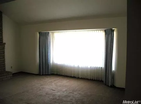1300 Edwin Ct, Modesto, CA 95355 photo 9