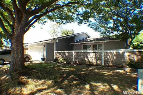 1725 Chartwell Pl, Modesto, CA 95355 photo 1