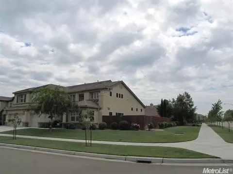 650 E Wind Dr, Ripon, CA 95366 photo 2