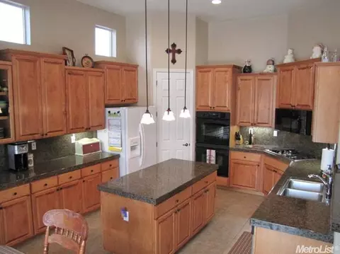 650 E Wind Dr, Ripon, CA 95366 photo 7