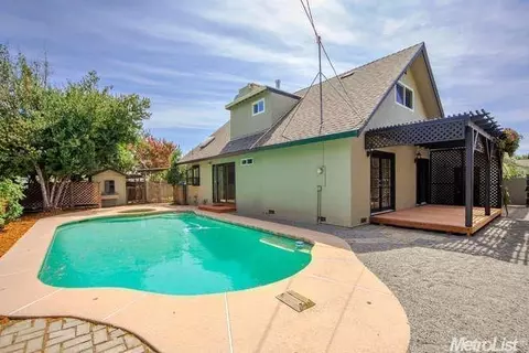 2329 Temple Dr, Davis, CA 95618 photo 3