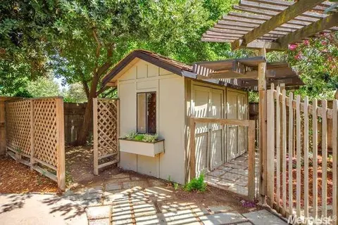 2329 Temple Dr, Davis, CA 95618 photo 25