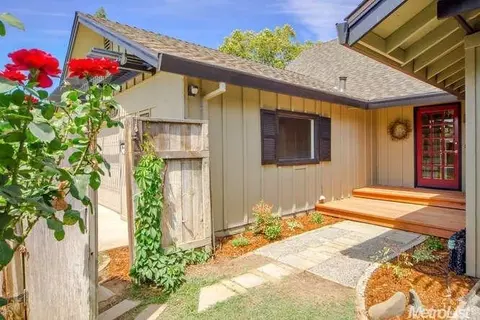 2329 Temple Dr, Davis, CA 95618 photo 2