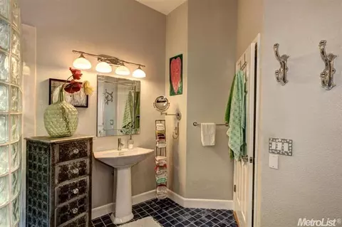 2525 Albany Ave, Davis, CA 95618 photo 12